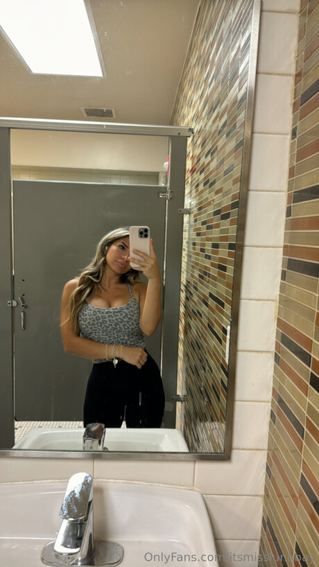 Itsmisslunabay pornstar xxx image