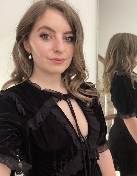 Averytinyleaf star hot pictures