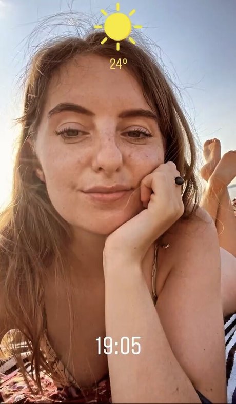 Averytinyleaf pornstar adult gallery