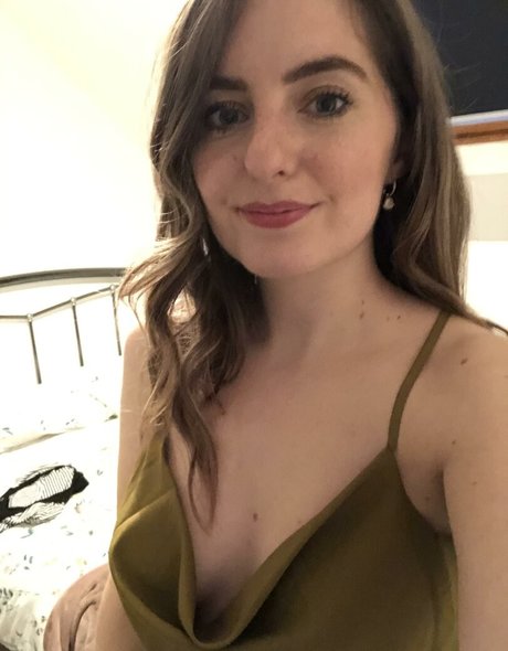 Averytinyleaf sex model gallery