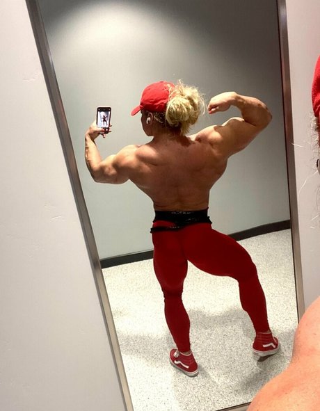 aleeshayoung naked model photo