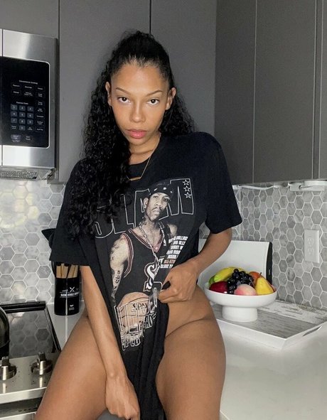 Eden Jabari sex model pictures