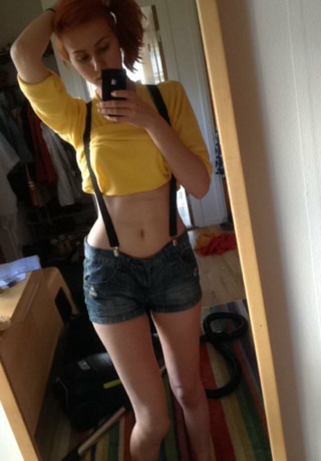 Hanningerc sexy actress photos