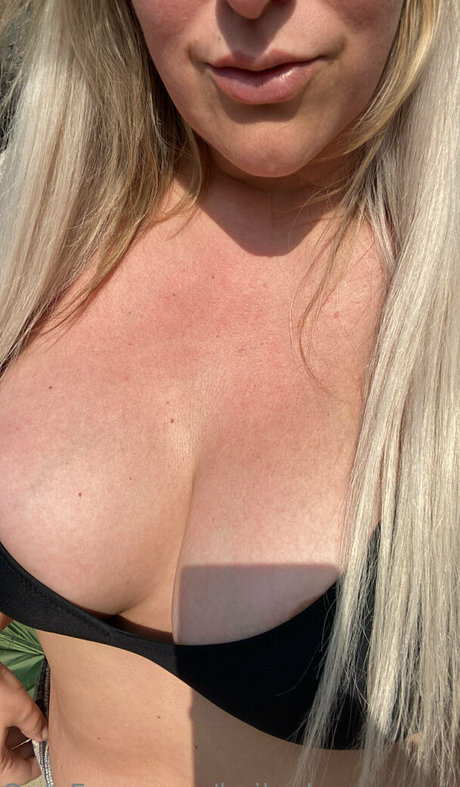 kaileykumsagain adult model galleries