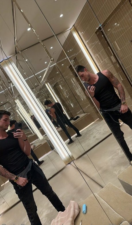 maxpriceofficial hot star pic