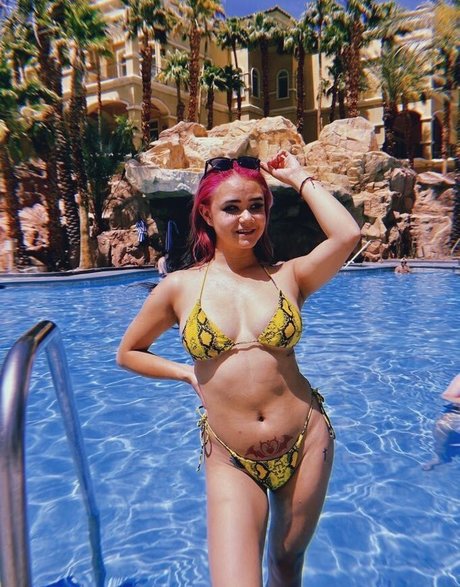 BassKitten pretty model pics