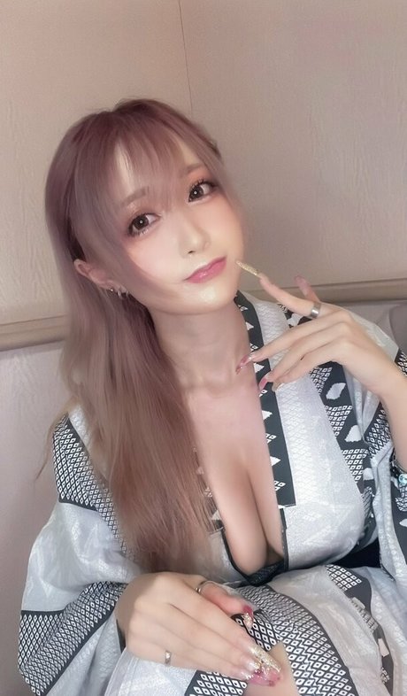 Chamomile Chami top model pictures