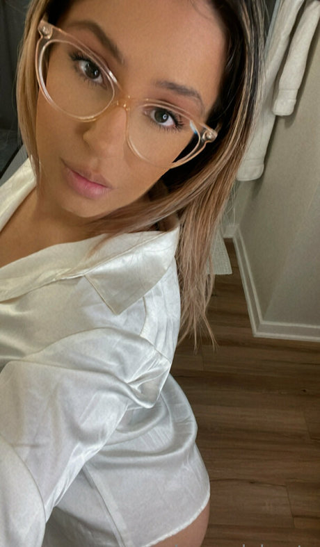 Missmadalyn model adult archive