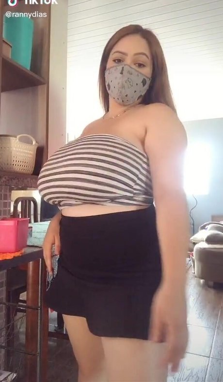 Ranny Dias model hot pic