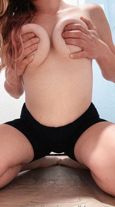 klaurann erotic star image