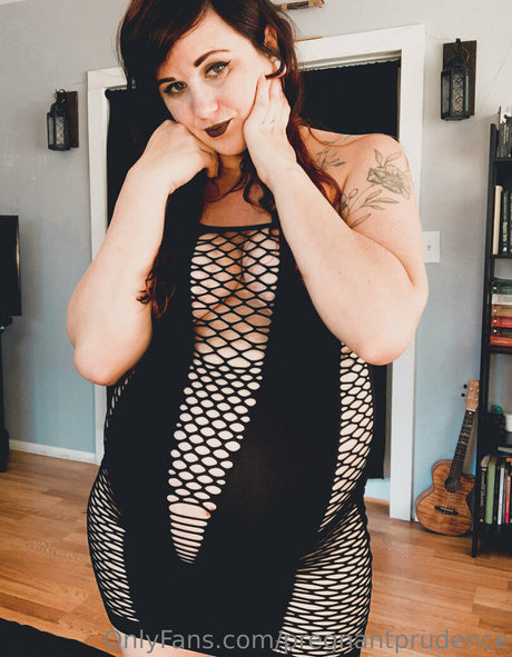 pregnantprudence model high quality photo