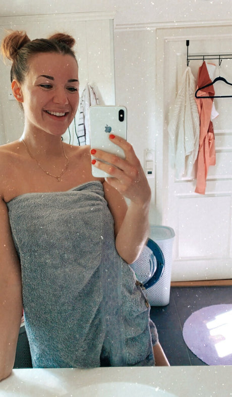 kristinll pornstar nude archive