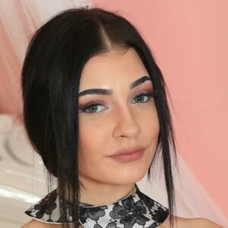 Chloe Heart nude actress picture