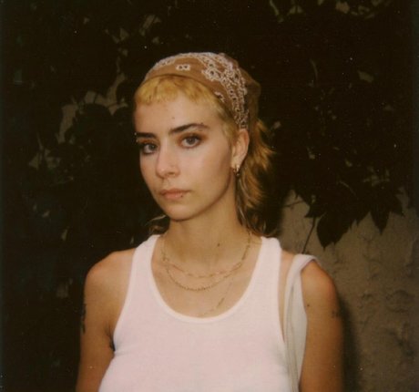 Aynsleigh Escher pornstar pretty pics