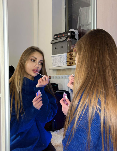 lolalolasss erotic pornstar image