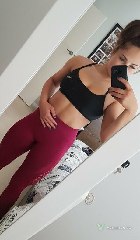 Toni Paras star beautiful photos