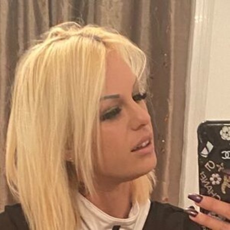 barbika000 nude model archive