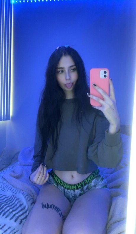 Snuzu pornstar sexy photos