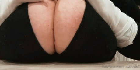 maxiboobs star nice pictures