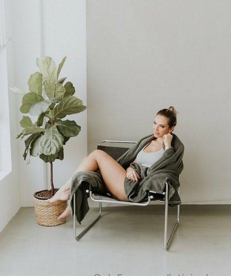 Leticia Abreu pornstar nice gallery