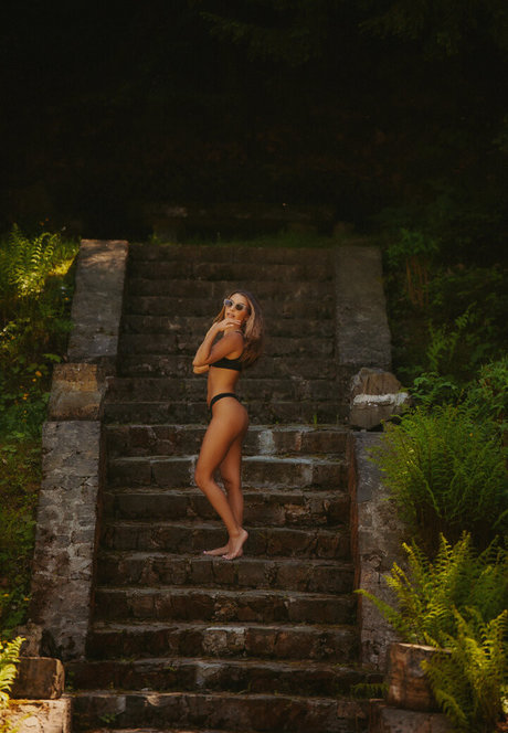 Julia Wieniawa hot model images