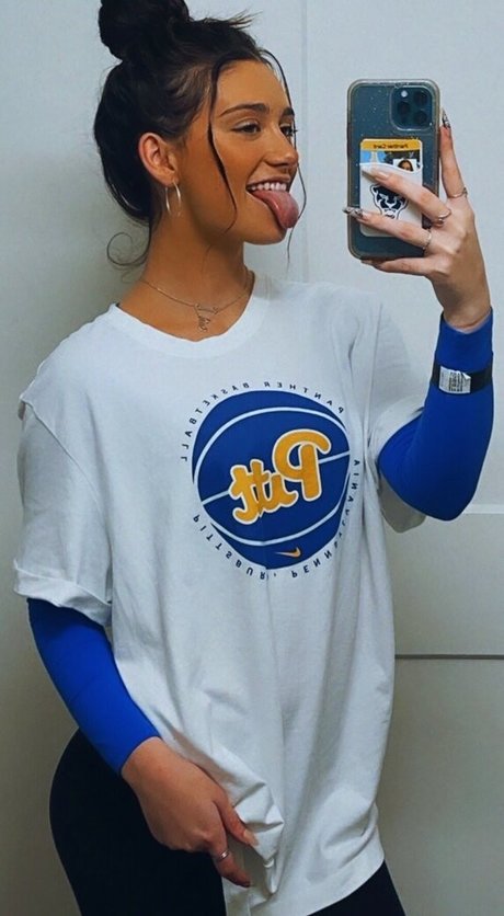 Emma Trout pornstar nude pics