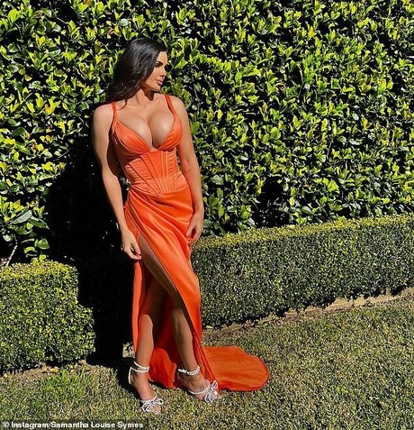 Samantha Symes model naked pic