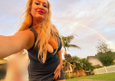 nikkiebigtits pornographic actress pic