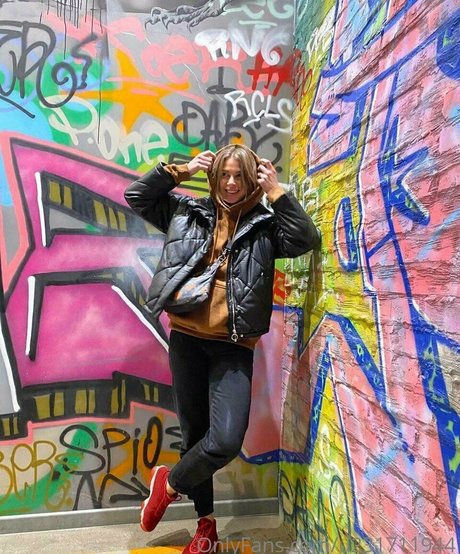 mollly dolly perfect actress pic