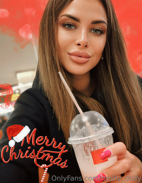 mollly dolly model pornographic images