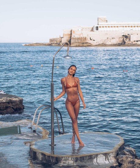 Helen Owen star exclusive picture