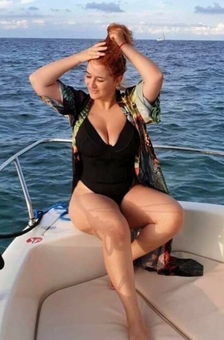 Maltese Girls perfect star pics