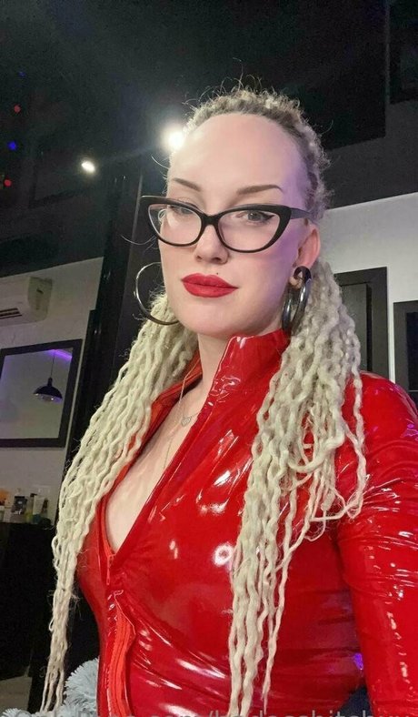 badassbitchxx pretty pornstar picture