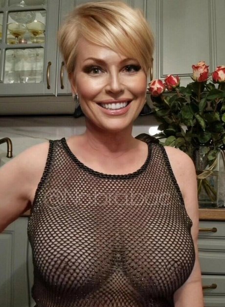 Cheri vi sexy model photos