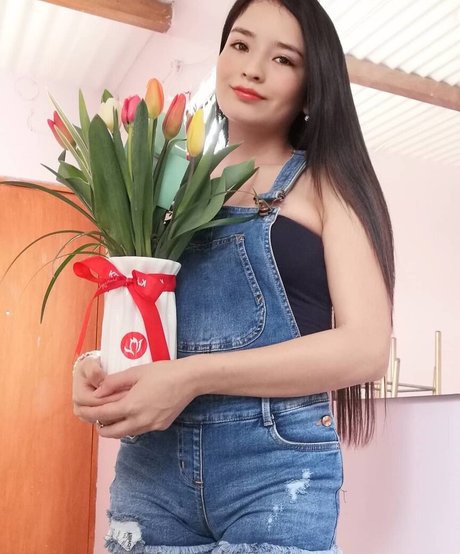 Elena Cardenas Castillo star beautiful pic