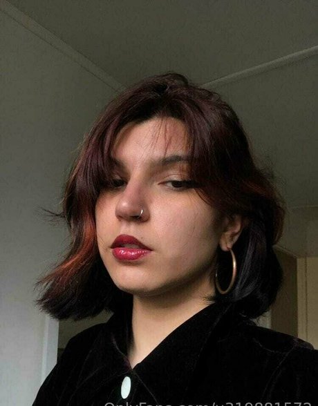 lola deinnn model adult pic