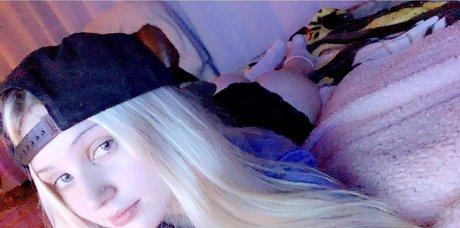 Royal Papaya model free images