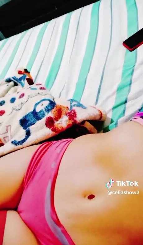 celiayoutube naked star photo