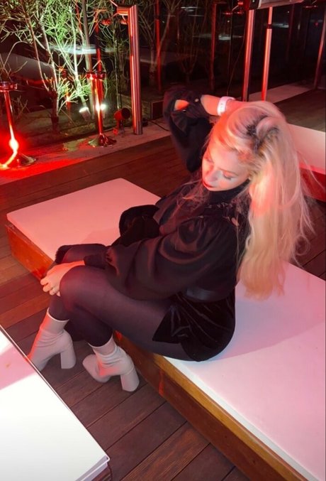 Rebecca Pavanelli beautiful star photo