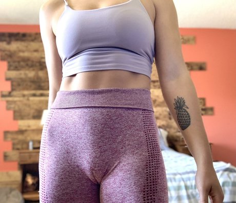 Mia Mae sexy model pic