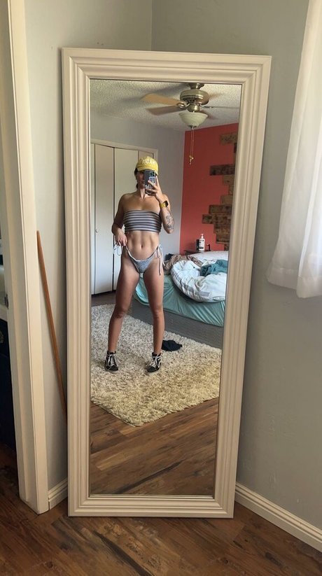 Mia Mae hd pornstar photo