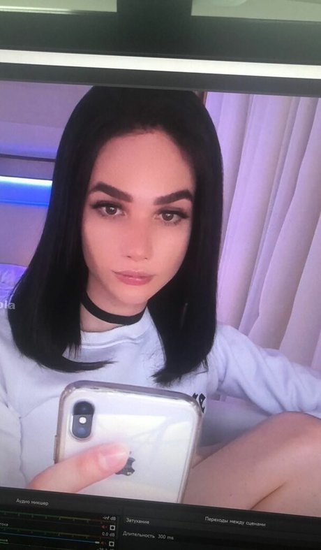 Sweet Lady Cola pornstar nude images