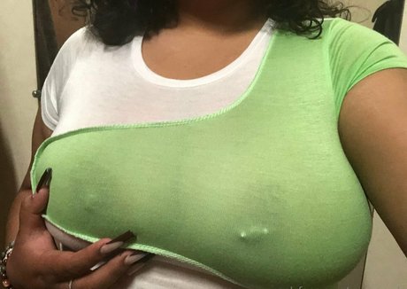 queencurls sex model picture