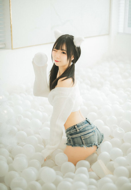 hattiecos perfect model image