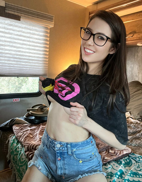 Misty Gates naked pornstar pictures