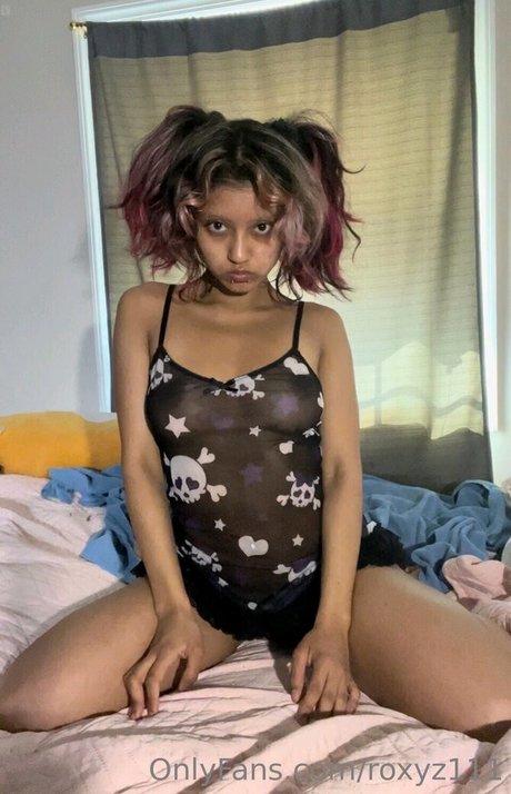 Roxyz111 xxx star picture