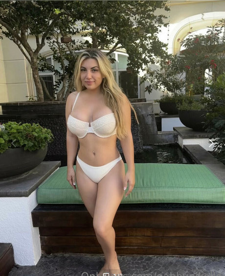 Gabbynikolle erotic model images