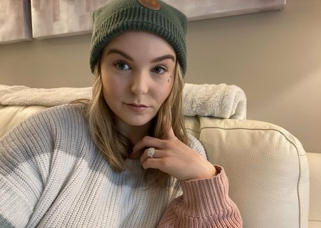 nipslipnovalynn hot model photos