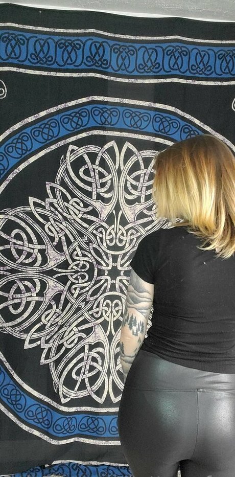 tatteasefree Profile pic