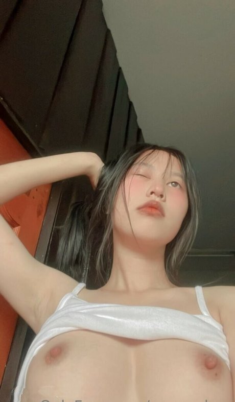 yunnechan erotic model gallery